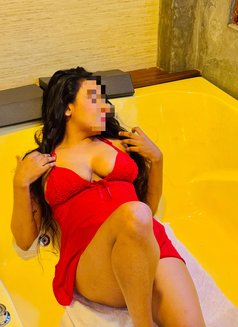New Escort Thashi - escort in Colombo Photo 1 of 8