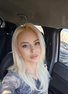 Victoria Total Blond - puta in Dubai Photo 8 of 9