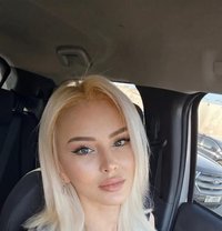 Victoria Total Blond - puta in Dubai Photo 8 of 9