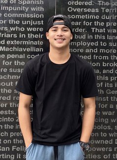 New/Fresh Escort Isaac - Male escort in Makati City Photo 7 of 14