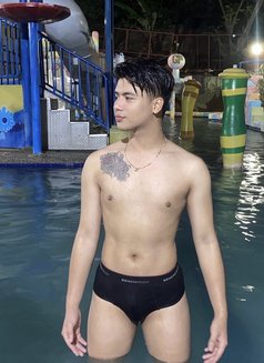 New/Fresh Escort Isaac - Male escort in Makati City Photo 8 of 14