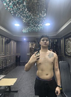 New/Fresh Escort Isaac - Male escort in Makati City Photo 10 of 10