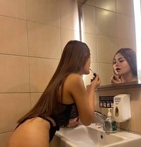New Girl in Town - puta in Singapore