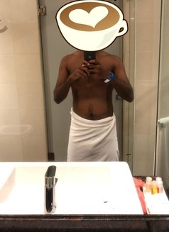 New Guy for VIP Ladies - Male escort in Colombo Photo 2 of 2