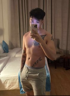 New Here beejhay - Acompañantes masculino in Manila Photo 8 of 10