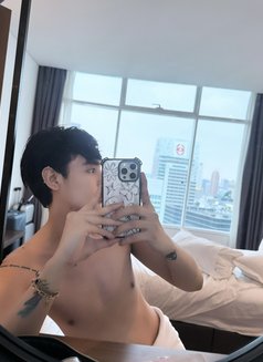 New here - Acompañantes masculino in Manila Photo 3 of 6