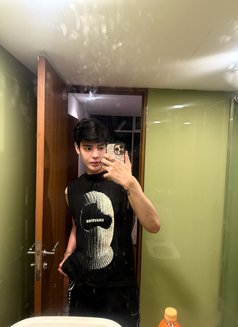 New here - Acompañantes masculino in Manila Photo 6 of 6