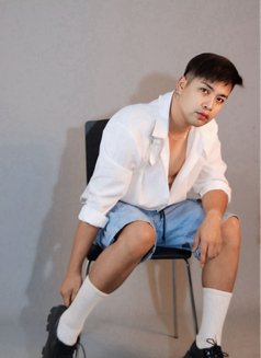 NEW HERE - Male escort in Manila Photo 6 of 7