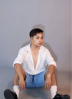 NEW HERE - Male escort in Manila Photo 7 of 7