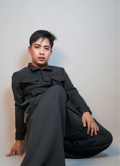 NEW HERE - Male escort in Iloilo City Photo 8 of 13