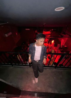 NEW HERE - Acompañantes masculino in Makati City Photo 5 of 9