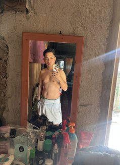 NEW HERE - Acompañantes masculino in Makati City Photo 7 of 9