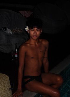 New Here - Male escort in Dammam Photo 8 of 10