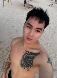 New Here Zake 27 - masseur in Singapore Photo 4 of 6