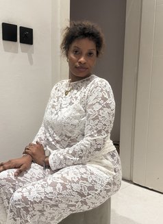 New Hottie - puta in Riyadh Photo 2 of 3