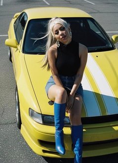 new - escort in Muscat Photo 4 of 8