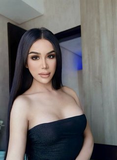 SEX CAM & CHANNEL - Transsexual escort in Doha Photo 3 of 5
