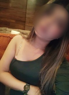 New in the Town - escort in New Delhi Photo 2 of 3