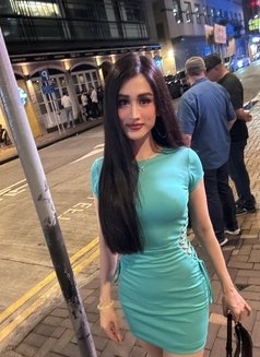 New in town - Transsexual escort in Singapore Photo 8 of 11