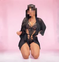 New iranian lady - escort in Muscat