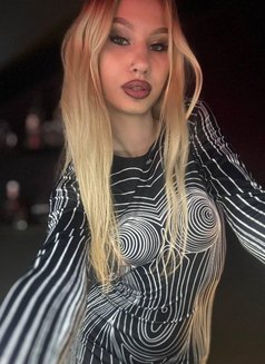 New ! Jana 19 Years - puta in Phuket Photo 2 of 6