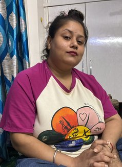 Real bhabi cam show and meet - escort in New Delhi Photo 1 of 4