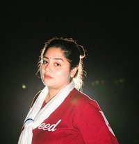 Busty bhabi cam show and meet - puta in New Delhi Photo 3 of 4