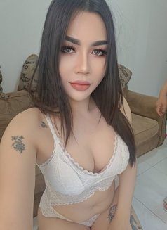 New Lady - escort in Muscat Photo 4 of 5