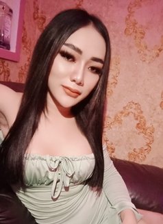 Yuki sexy massage - Transsexual escort in Dubai Photo 2 of 5
