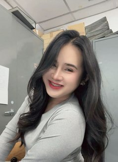 New Lady Riyal - Transsexual escort in Riyadh Photo 3 of 8