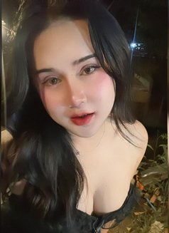 New Lady Riyal - Transsexual escort in Riyadh Photo 5 of 8