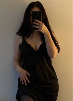 New Lady Vip Massage in Muscat - puta in Muscat Photo 9 of 11