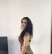 New lady young - puta in Muscat