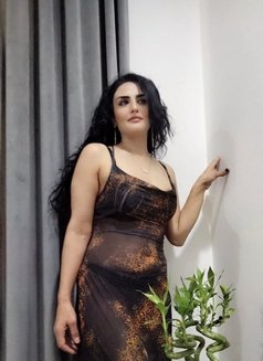 New lady young - puta in Muscat Photo 4 of 17