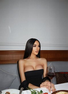 New ladyboy from Thailand 🇹🇭 - masseuse in Jeddah Photo 4 of 11