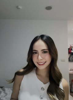 NEW Lindsay - puta in Hong Kong Photo 14 of 19