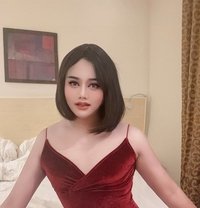 New Model Big Dick and Strong on Stage - Transsexual escort in Doha