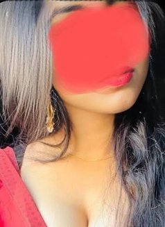 New Muslim Shemale Zumaya 8" Dik - Transsexual escort in Kochi Photo 7 of 11