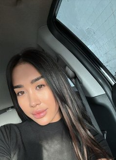 New profile Amera - escort in Muscat Photo 2 of 7