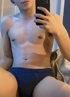 New! Real Fun & High Experience - Male escort in Manila Photo 1 of 4