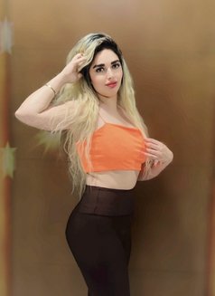 New threesome - puta in Muscat Photo 1 of 3