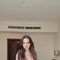 New Russian girl - escort in Muscat Photo 1 of 3