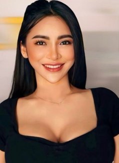 *NEW THAI* CREDIT CARD OR CASH**BEST - Transsexual escort in Dubai Photo 1 of 5