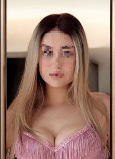 NEW russian threesome - puta in Muscat Photo 1 of 4