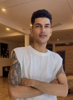 New to Ajman - Male escort in Ajmān Photo 1 of 7