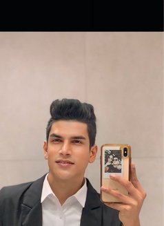 New to Ajman - Male escort in Ajmān Photo 3 of 7