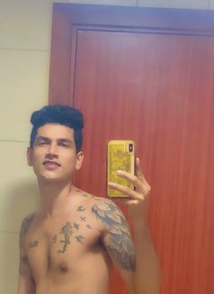 New to Ajman - Male escort in Ajmān Photo 4 of 7