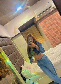 New Top Class Model Call Girls in Pune - puta in Pune Photo 1 of 3