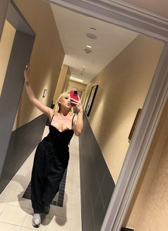 New Top in Town - Transsexual escort in Hong Kong Photo 9 of 9