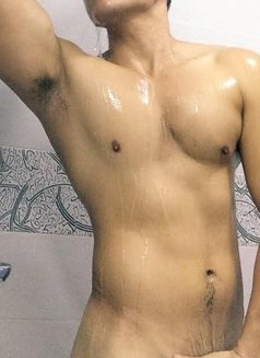 PINOYMASSEUR Poppers - Male companion in Manila Photo 1 of 27